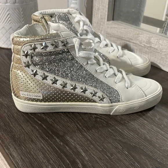Vintage Havana Silver and White Star-Studded Sneakers - Picture 2 of 6
